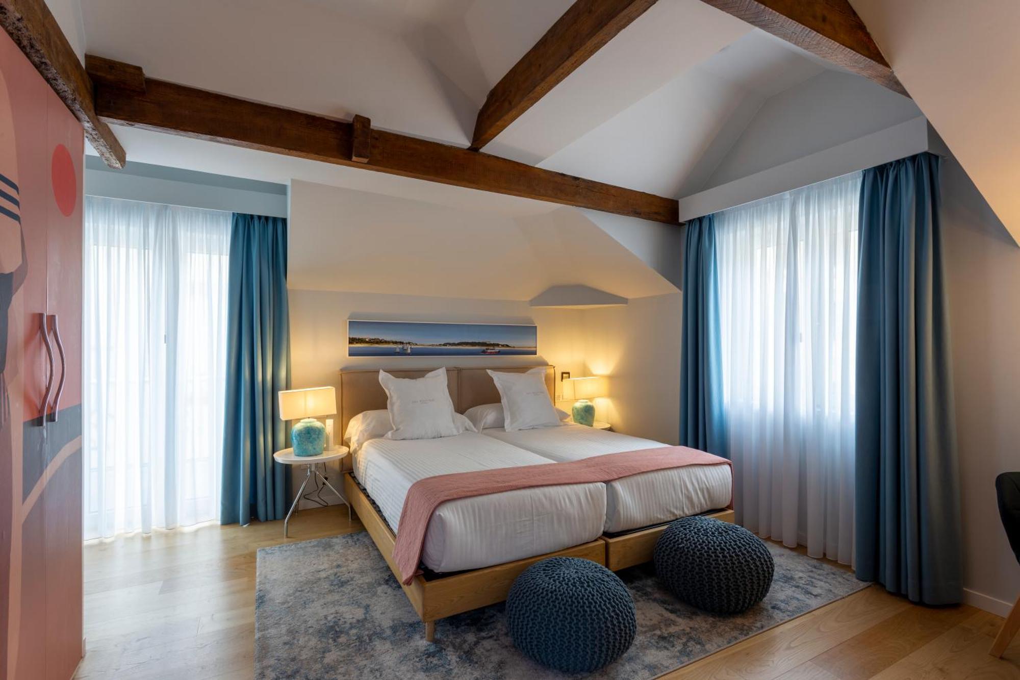 Standaard Tweepersoonskamer met 1 of 2 Bedden en Balkon